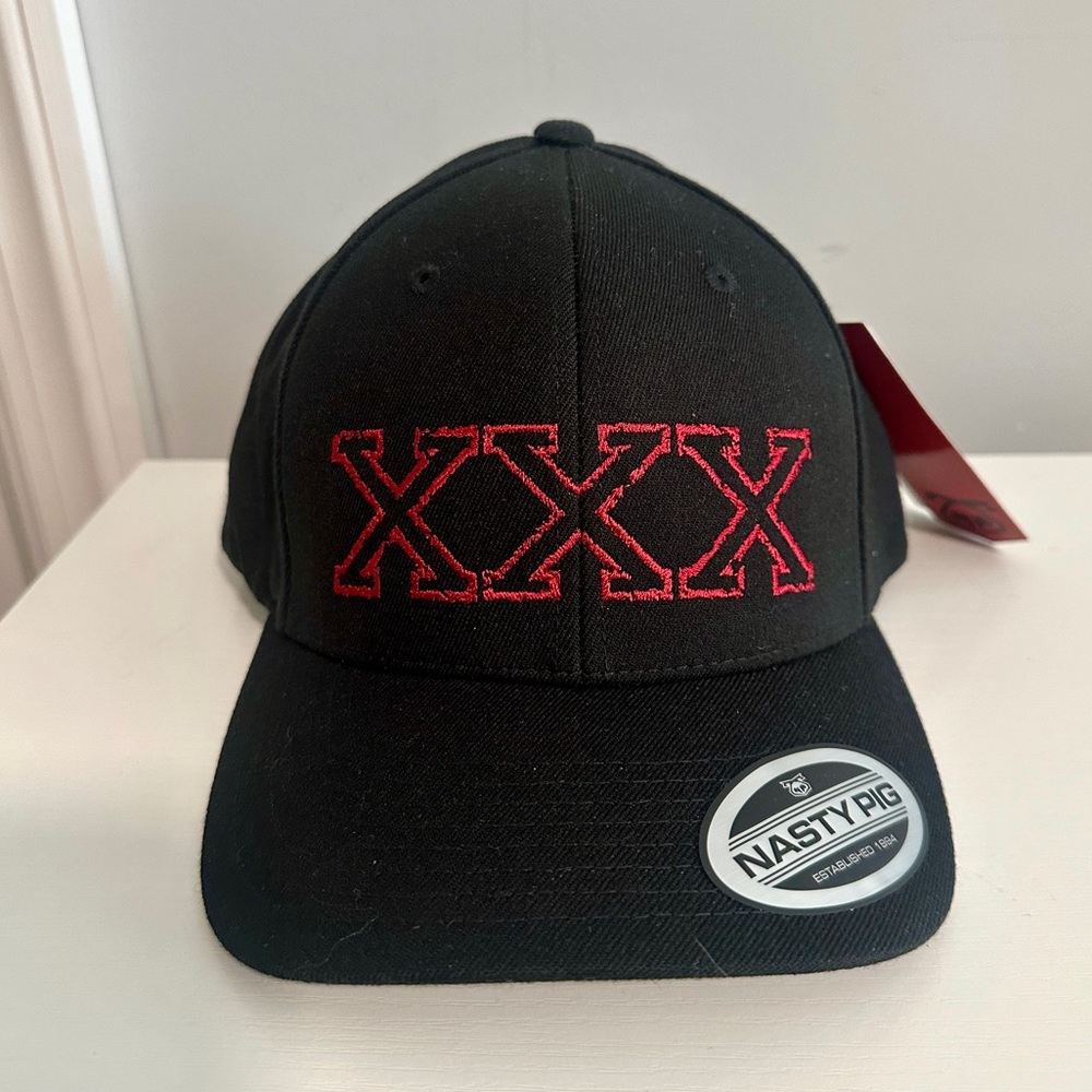Nasty Pig XXX 30th Anniversary Snout Cap Black size L/XL NWT
